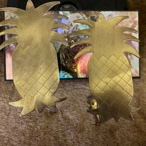 Vintage metal pineapple wall hooks